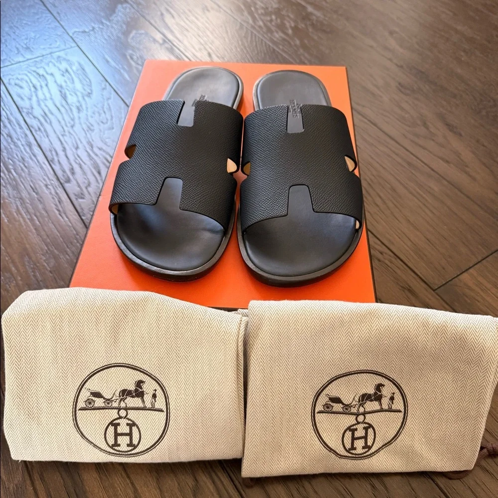 Hermes Izmir Sandal - Men’s size 10 US (Euro 43)